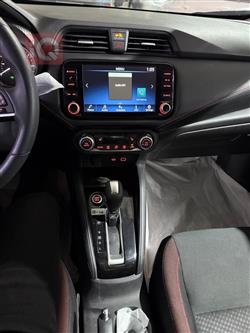 نيسان فيرسا